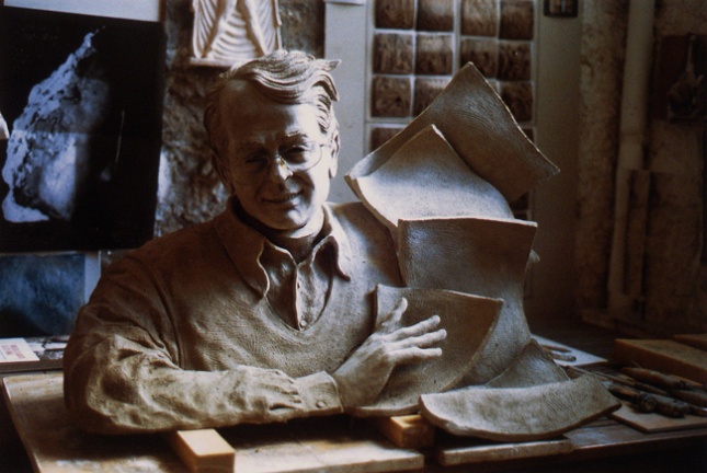 Busto di Luigi Meneghello, scultura di Guerrino Lovato 